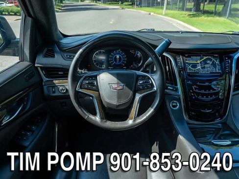 Used 2020 Cadillac Escalade ESV Platinum AWD/4WD image 23