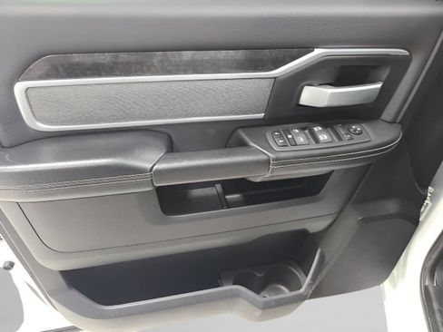 Used 2022 RAM 2500 Big Horn w/ Night Edition AWD/4WD image 22
