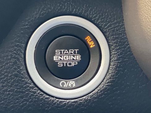 Used 2022 RAM 1500 Laramie AWD/4WD image 62