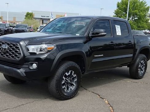 Used 2022 Toyota Tacoma TRD Off-Road w/ Technology Package AWD/4WD image 4