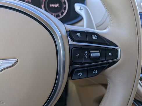 Used 2024 Aston Martin DBX image 27