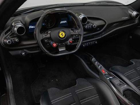 Certified 2021 Ferrari F8 Tributo RWD image 2