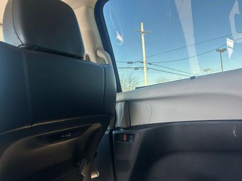 Used 2024 Chrysler Pacifica Touring-L image 31