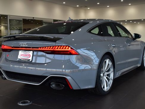 Used 2025 Audi RS 7 Performance image 11