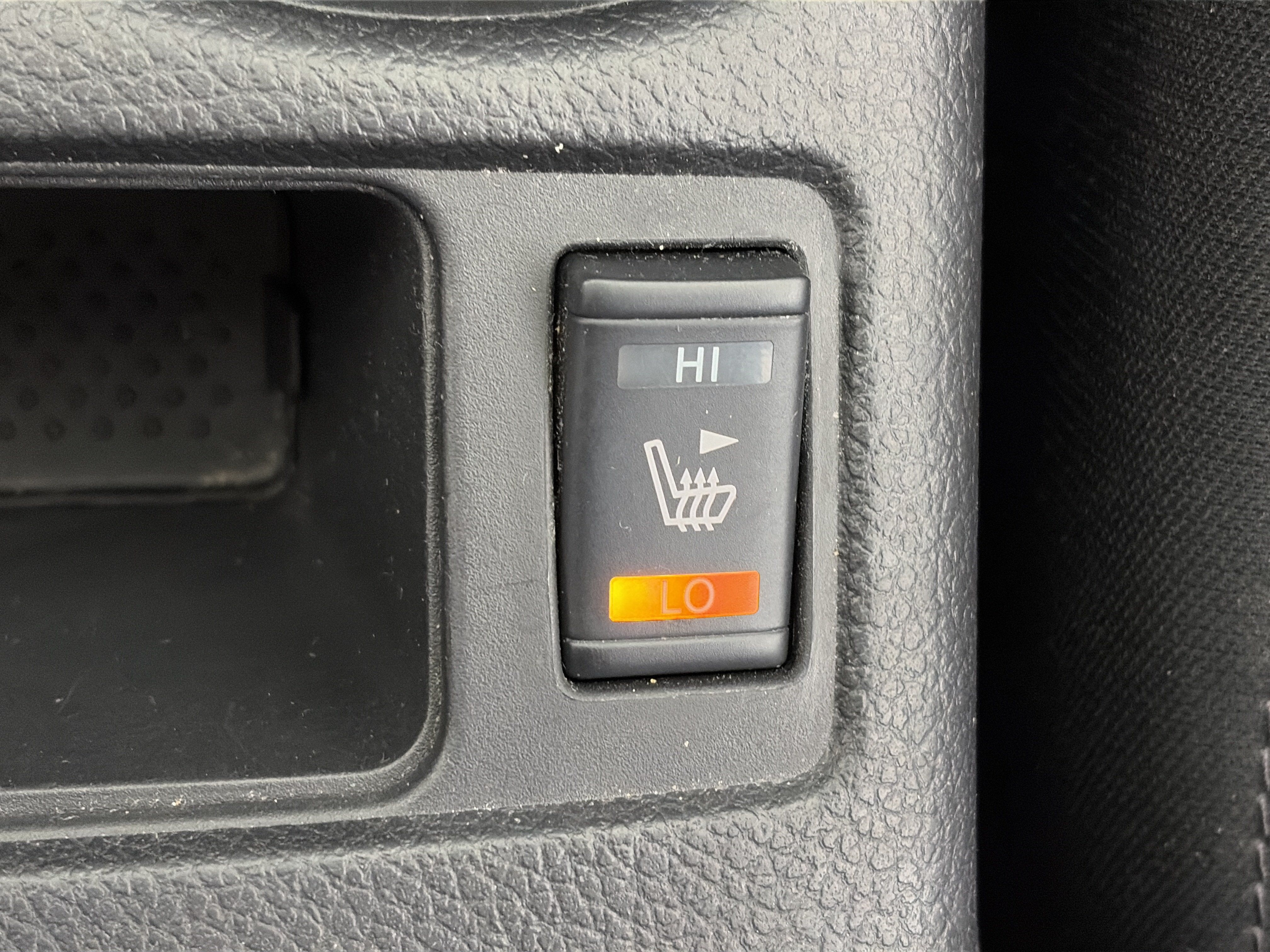 Used 2019 Nissan Rogue SV FWD image 23