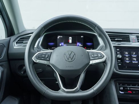 Used 2023 Volkswagen Tiguan SE AWD/4WD image 23