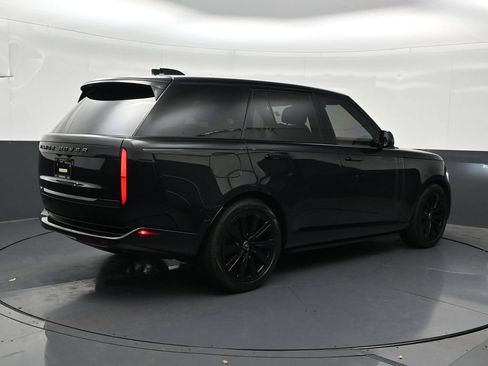 Used 2025 Land Rover Range Rover SE AWD/4WD image 5