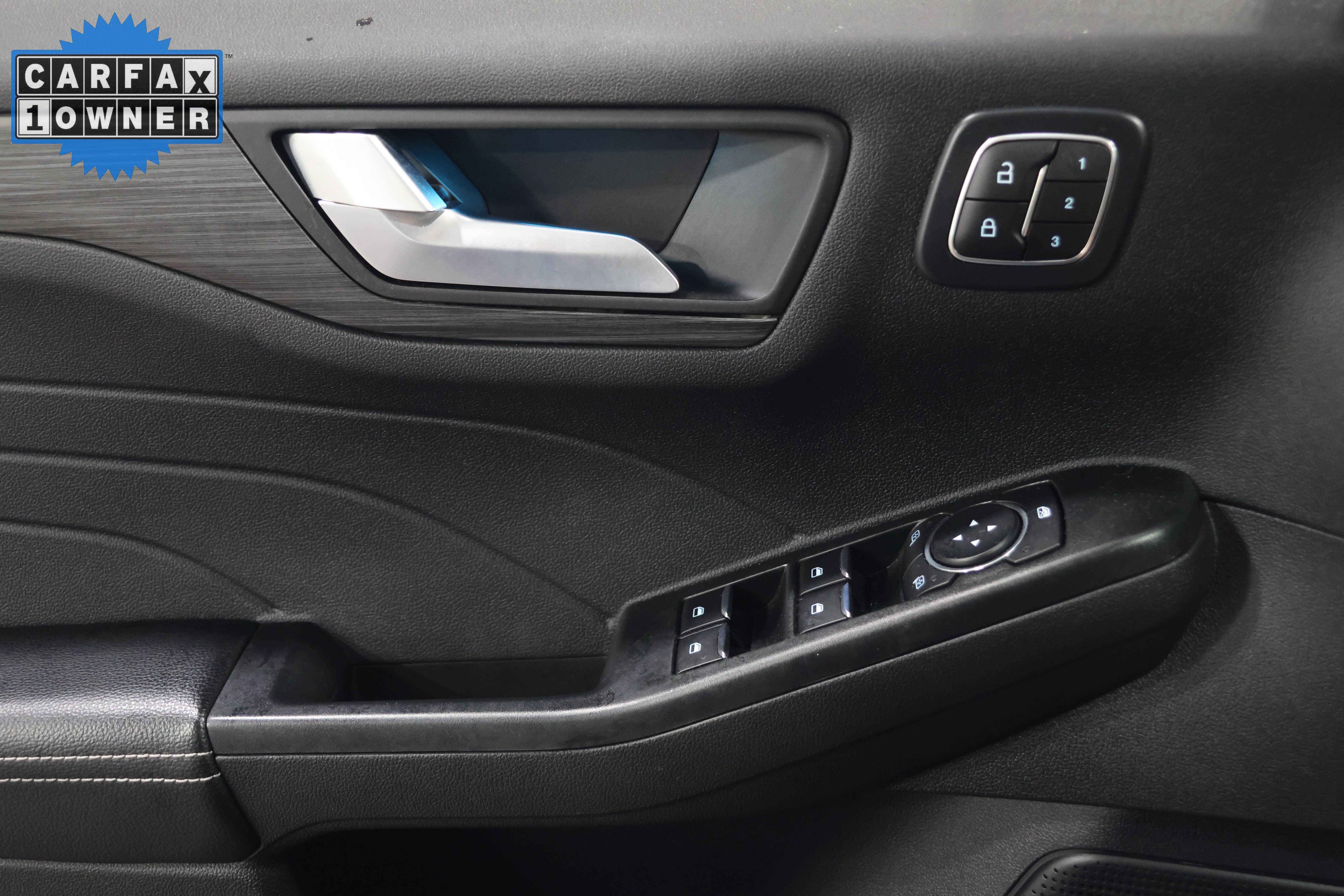 Used 2023 Ford Escape SE w/ PHEV Premium Package FWD image 13