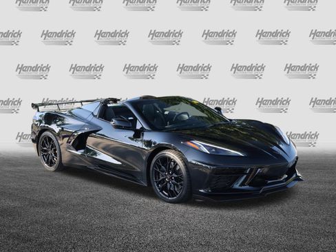 Used 2025 Chevrolet Corvette Stingray Premium Conv w/ Z51 Performance Package RWD image 2