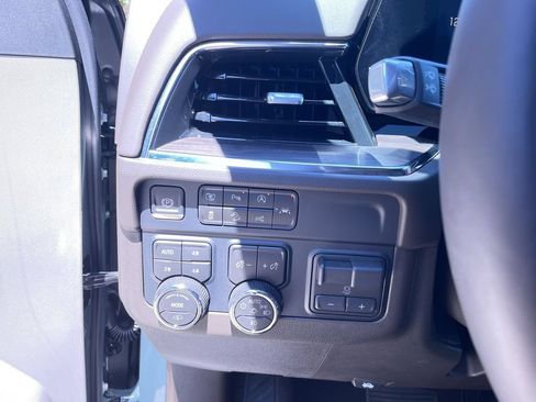 Used 2026 Chevrolet Tahoe Z71 w/ Z71 Off-Road Package AWD/4WD image 18
