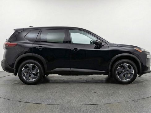Used 2025 Nissan Rogue SV AWD/4WD image 11
