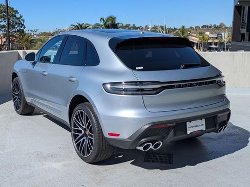 Certified 2026 Porsche Macan AWD/4WD image 3