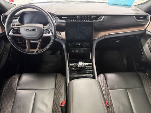 Used 2025 Jeep Grand Cherokee L Summit w/ Obsidian Package image 10