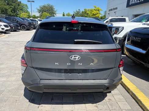 Used 2024 Hyundai Kona SEL AWD/4WD image 6