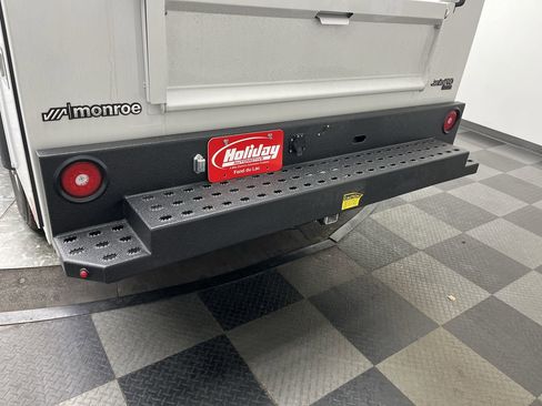 New 2026 Ford F250 XL w/ XL Chrome Package image 28