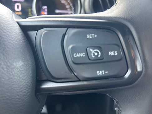 Used 2023 Jeep Wrangler Unlimited AWD/4WD image 33