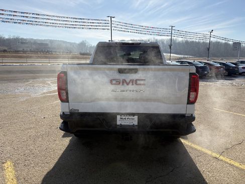 Used 2023 GMC Sierra 1500 Pro w/ Pro Value Package AWD/4WD image 4