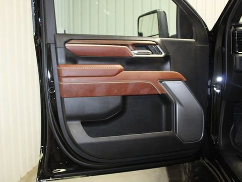 Used 2025 GMC Sierra 2500 Denali Ultimate AWD/4WD image 11