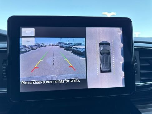 Used 2023 Ford Explorer Limited image 19