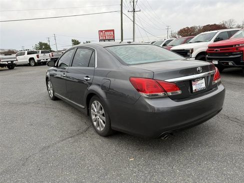 Used 2011 Toyota Avalon Limited image 7