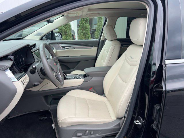 Used 2024 Cadillac XT5 Premium Luxury w/ LPO, Floor Liner Package AWD/4WD image 10