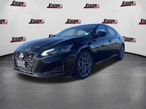 Used 2023 Nissan Altima 2.0 SR FWD image 1