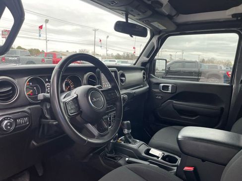 Used 2022 Jeep Gladiator Willys image 18