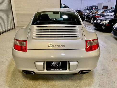 Used 2005 Porsche 911 Carrera RWD image 9