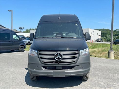 New 2025 Mercedes-Benz Sprinter 2500 image 9