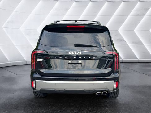Used 2023 Kia Telluride EX w/ EX Captain's Chair Package AWD/4WD image 4