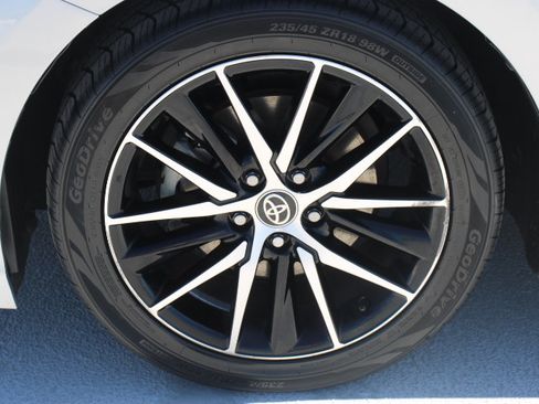 Used 2023 Toyota Camry SE FWD image 9