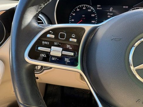 Used 2022 Mercedes-Benz GLC 300 GLC 300 image 32