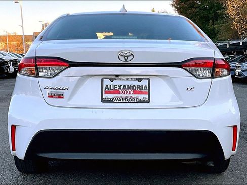 Used 2024 Toyota Corolla LE image 4