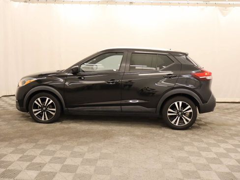 Used 2020 Nissan Kicks SV FWD image 2