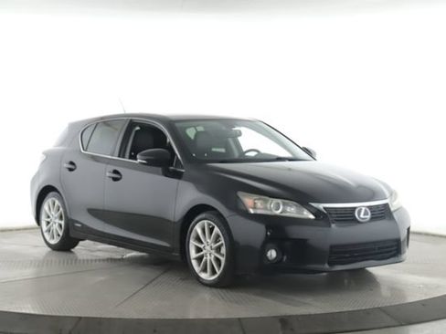 Used 2013 Lexus CT 200h w/ Premium Pkg w/Navigation FWD image 2