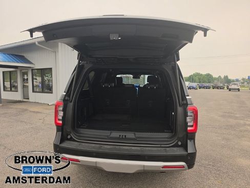 Used 2024 Ford Expedition Max Platinum AWD/4WD image 9