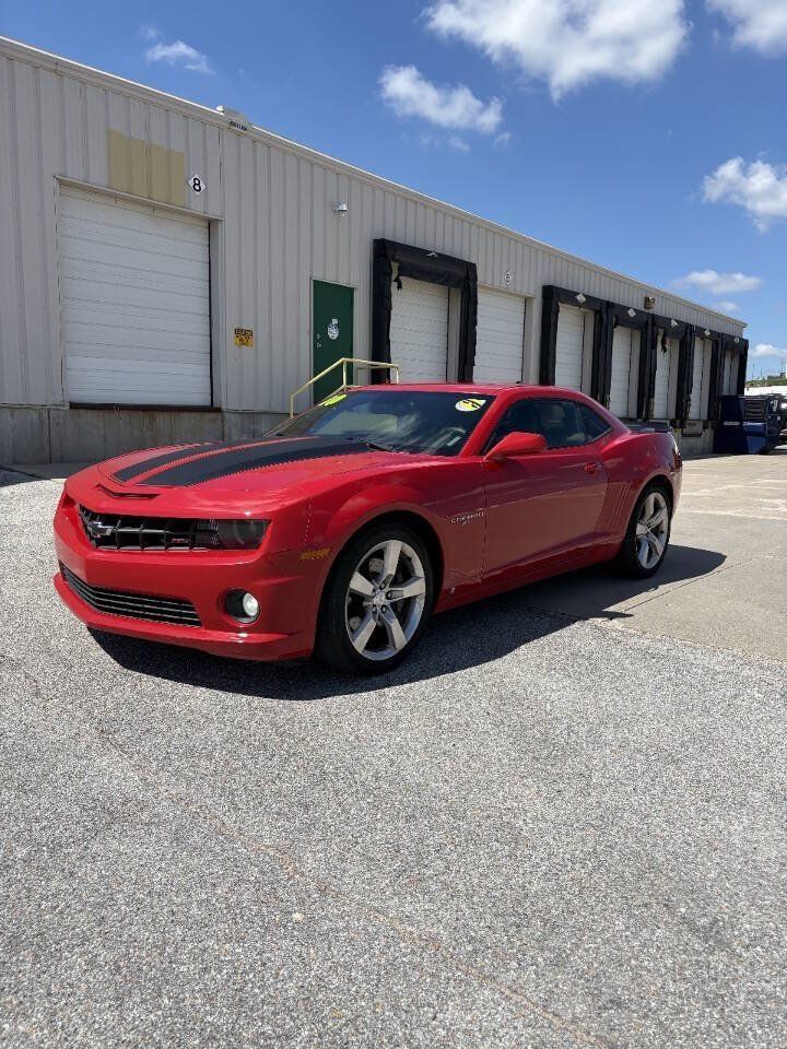 Used 2010 Chevrolet Camaro SS w/ RS Package RWD image 3