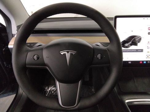 Used 2021 Tesla Model 3 Standard Range Plus image 11