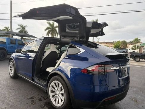 Used 2020 Tesla Model X Long Range AWD/4WD image 10