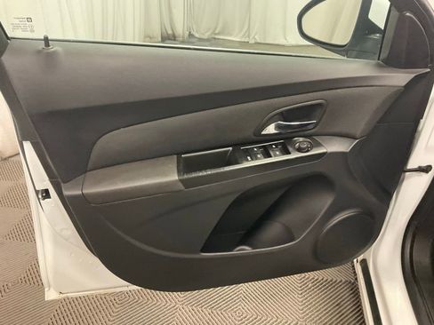 Used 2014 Chevrolet Cruze LT image 15