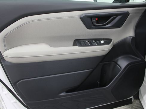 New 2026 Subaru Forester Premium image 6