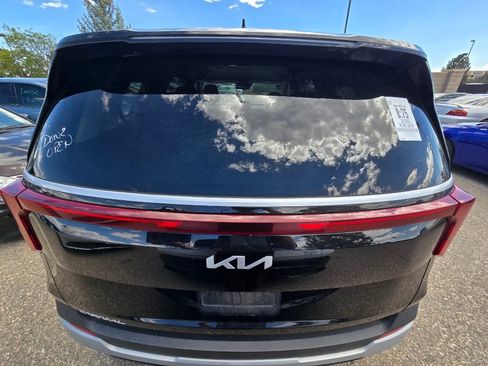 Used 2025 Kia Carnival FWD image 5