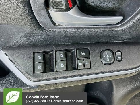 Used 2015 Toyota Camry SE image 17