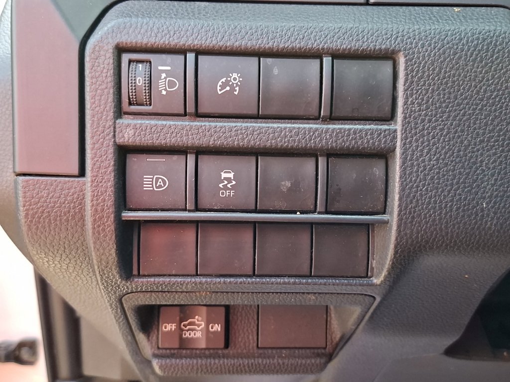 Used 2024 Toyota Tacoma SR RWD image 17