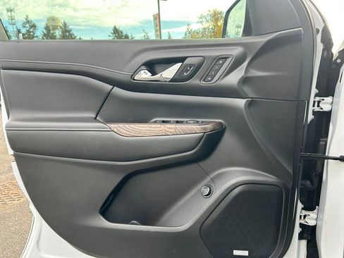 Used 2021 GMC Acadia Denali w/ GMC Pro Grade Package image 22