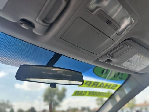 Used 2016 Toyota Camry SE image 17