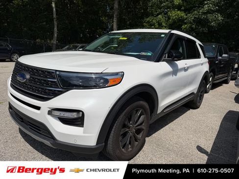 Used 2024 Ford Explorer XLT w/ Equipment Group 202A AWD/4WD image 6