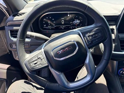 Used 2023 GMC Yukon SLT AWD/4WD image 8