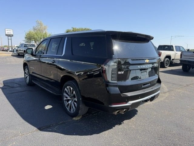 Used 2025 Chevrolet Suburban High Country AWD/4WD image 4