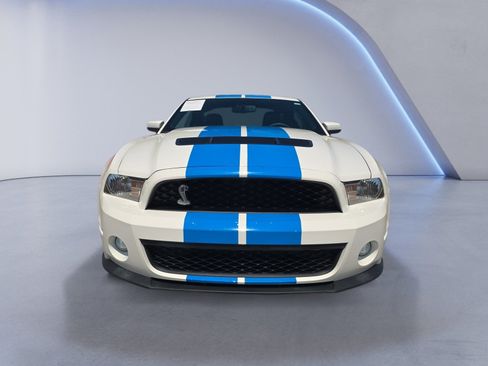 Used 2010 Ford Mustang Shelby GT500 RWD image 9